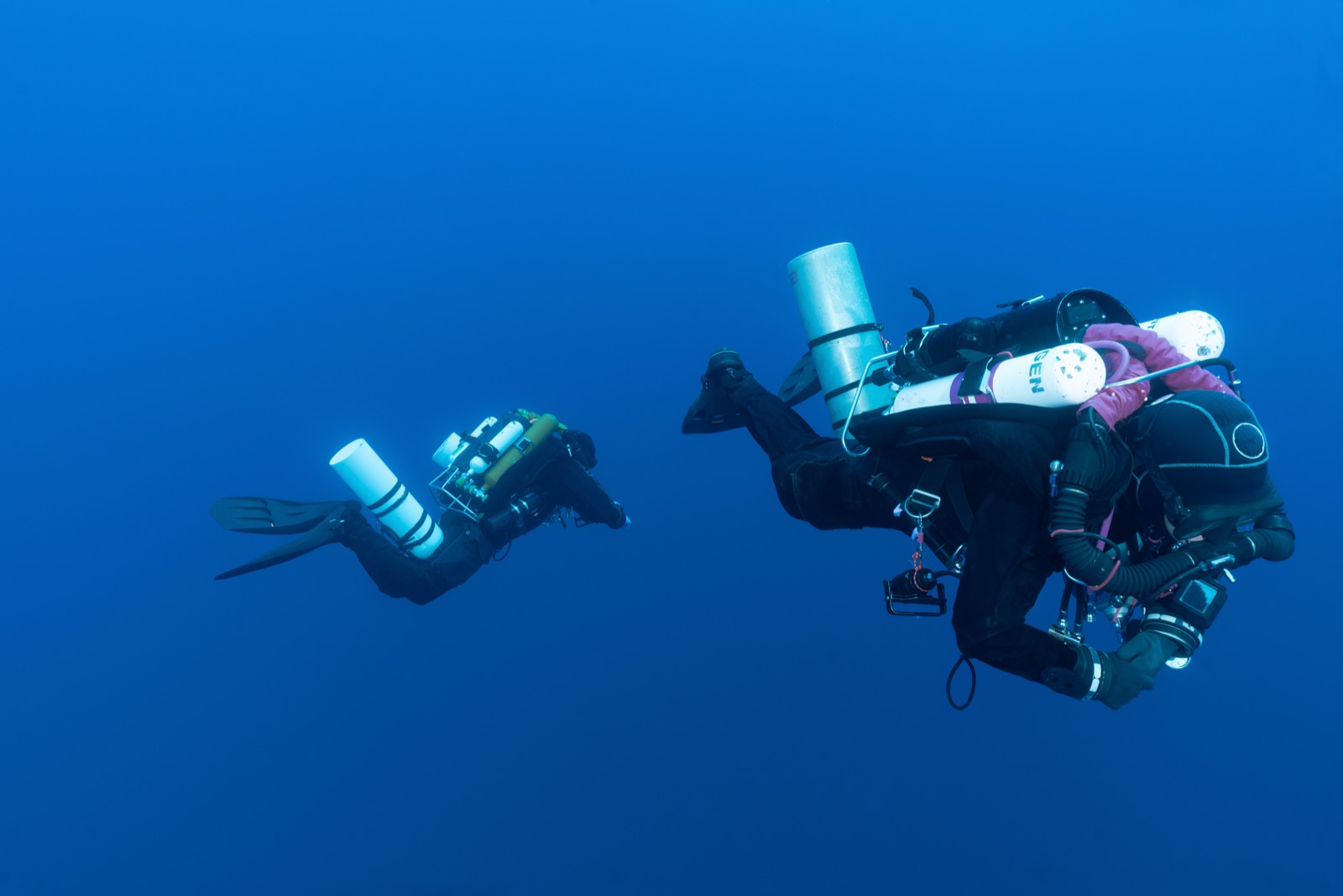 CCR diver with bailout cylinder on a South Florida drift dive